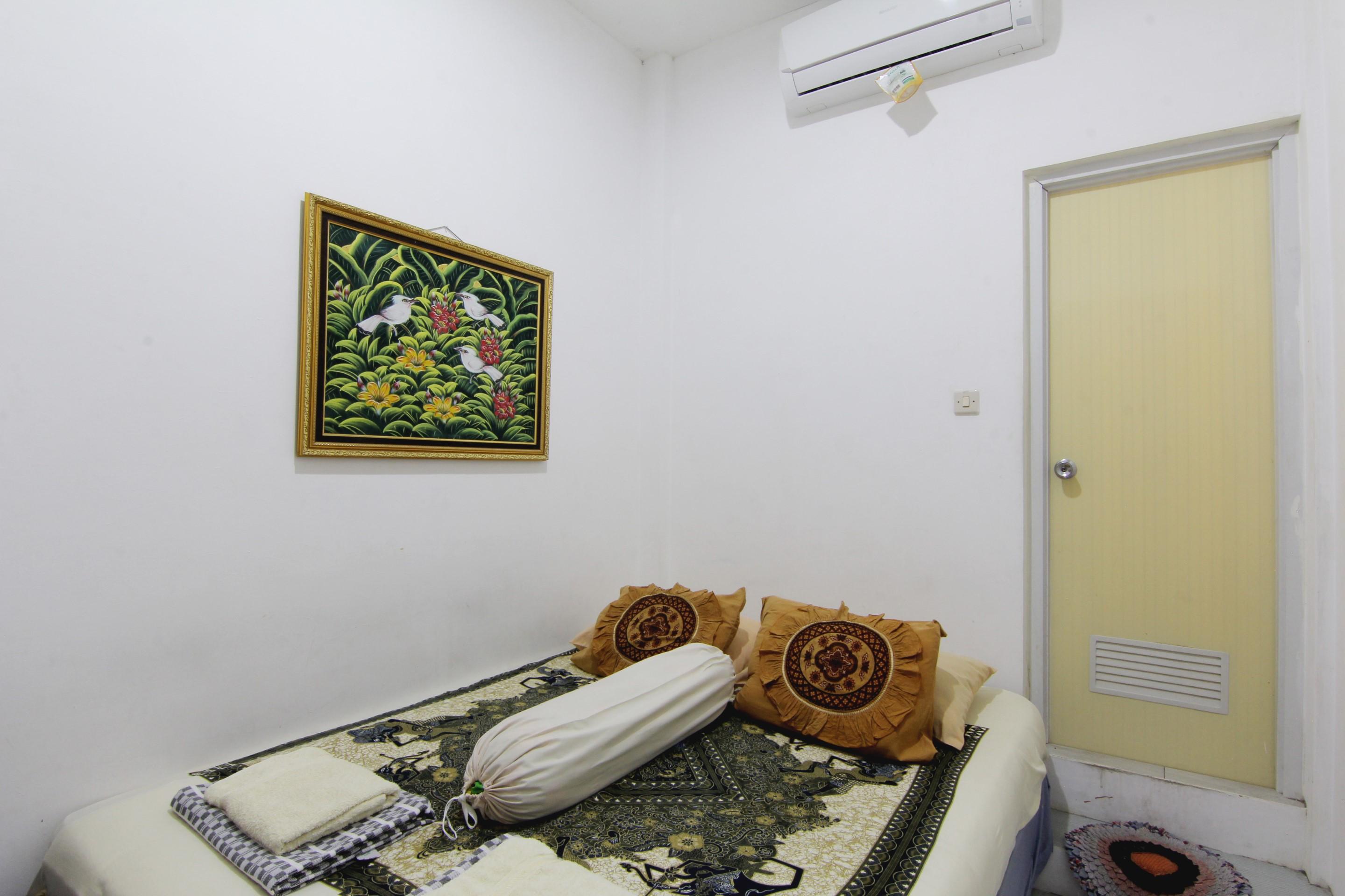 Tiga Dua Homestay Yogyakarta Exterior photo