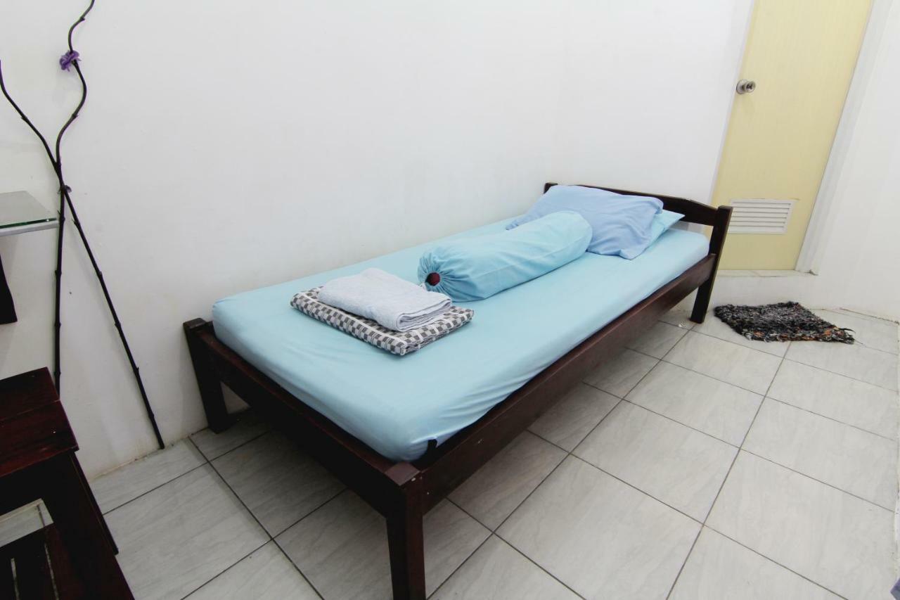 Tiga Dua Homestay Yogyakarta Exterior photo